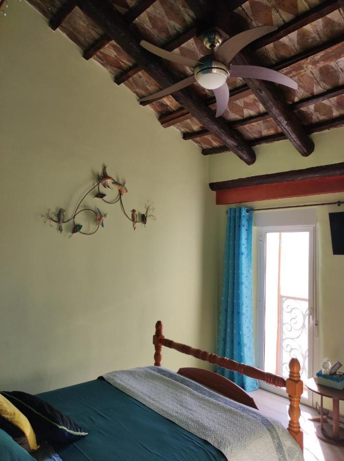 Casa De Bello Тортоса Экстерьер фото